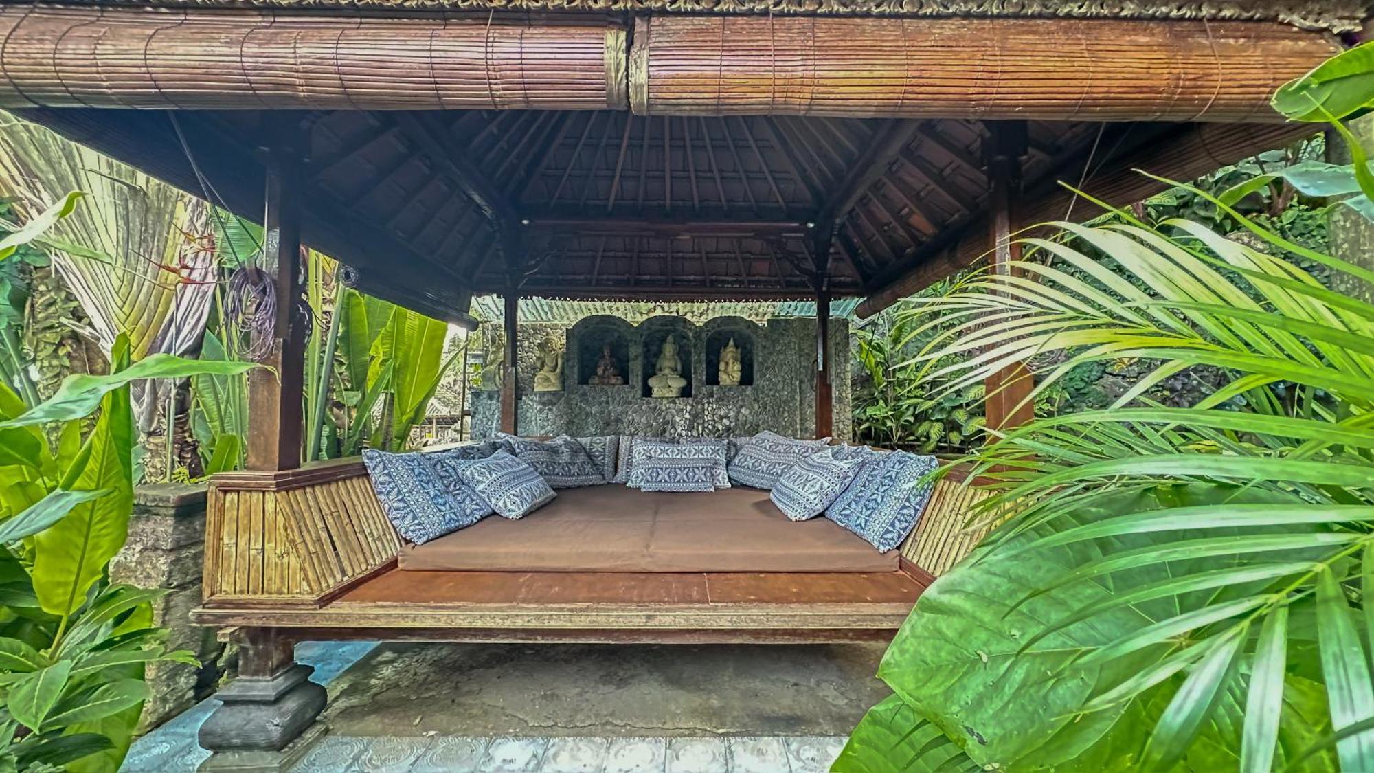 Tirtagangga Water Palace Villas 까랑아섬 외부 사진